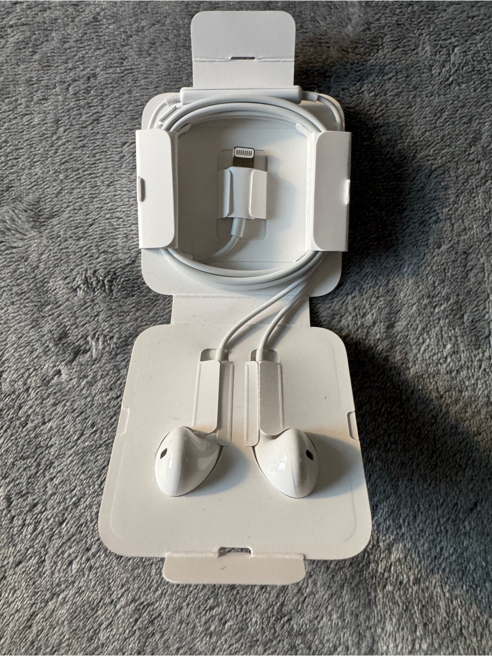 Apple White Lightning EarPods Wired Headphones